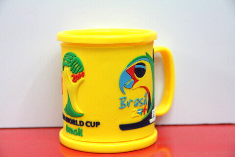 Silicone/rubber drinking cups with custom personalized designs for football promotional & souvenir gifts Brasil World Cup #02010-007