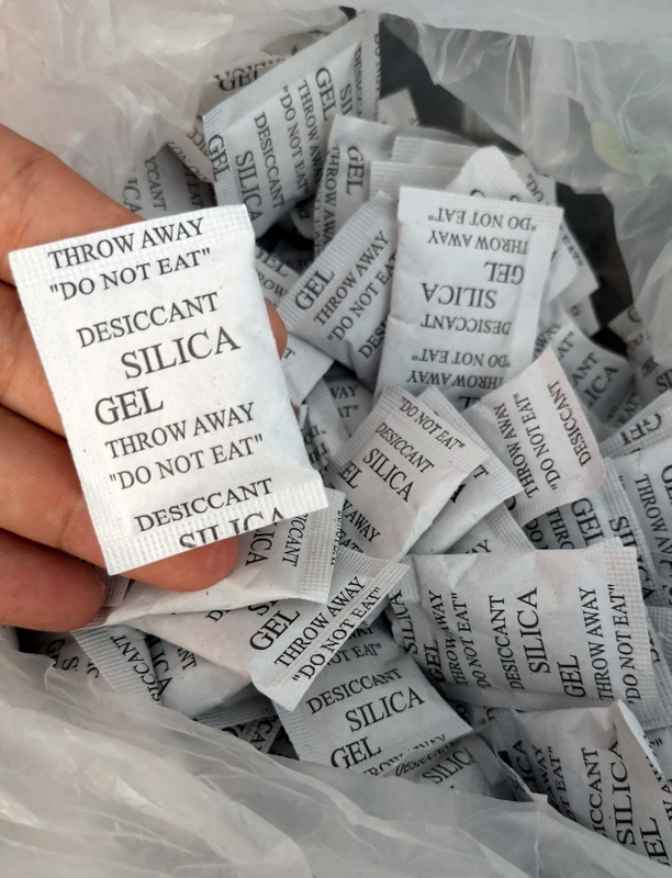 4-3-bag-of-silica-gel-desiccant