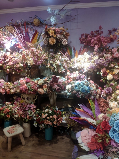 9101 YIZHENG Artificial Flowers & Plants wholesale supplier showroom 011