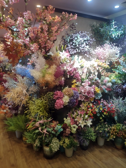 9101 YIZHENG Artificial Flowers & Plants wholesale supplier showroom 013