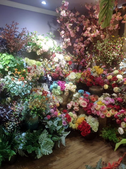 9101 YIZHENG Artificial Flowers & Plants wholesale supplier showroom 015