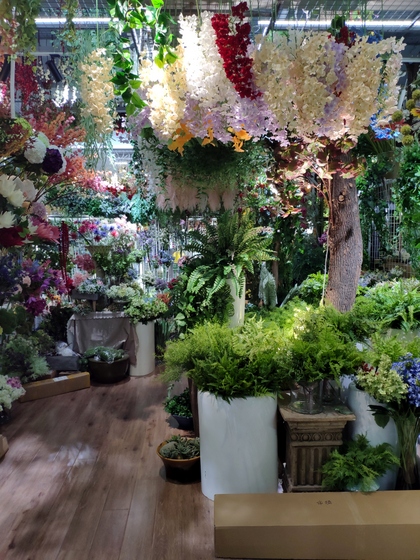 9105 OuXi Plastic Flowers Showroom 004