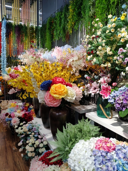 9107 ShunChang Plastic Flowers Store Front Showroom 005