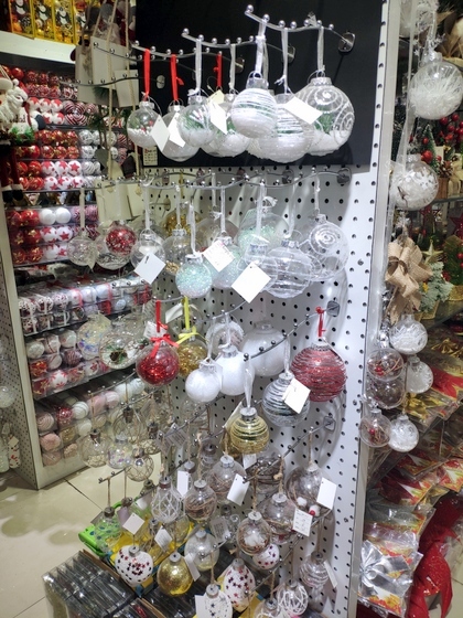 9112 RONGFU Christmas Items Showroom 002