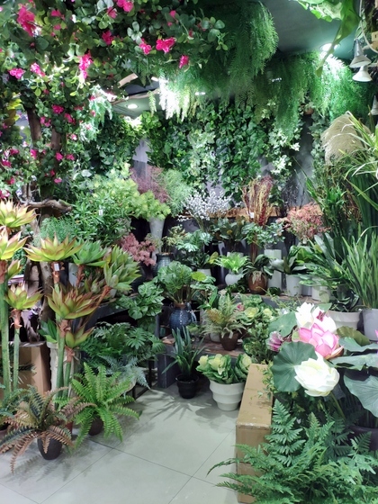 9116 Bright Land Man made Plants & Leaves Showroom 003