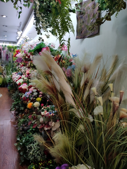 9119 HongShuLin Man Made Flowers Showroom 001