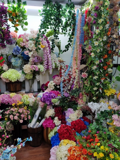 9119 HongShuLin Man Made Flowers Showroom 005