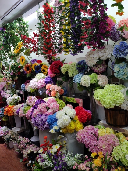 9119 HongShuLin Man Made Flowers Showroom 006