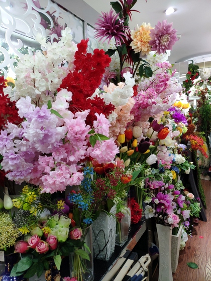 9119 HongShuLin Man Made Flowers Showroom 007