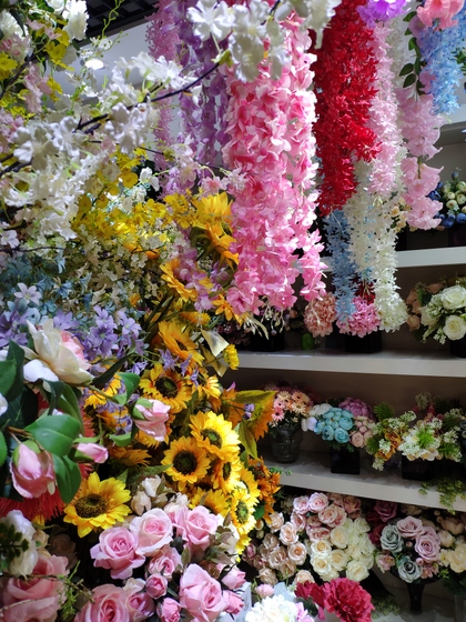 9120 JunWei Artificial Flowers Showroom 003