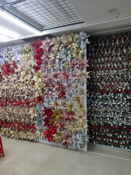 9128 MuCheng Christmas Flowers Showroom 003