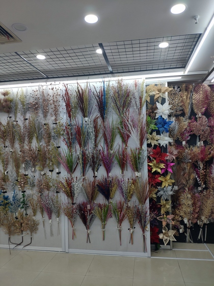 9128 MuCheng Christmas Flowers Showroom 006