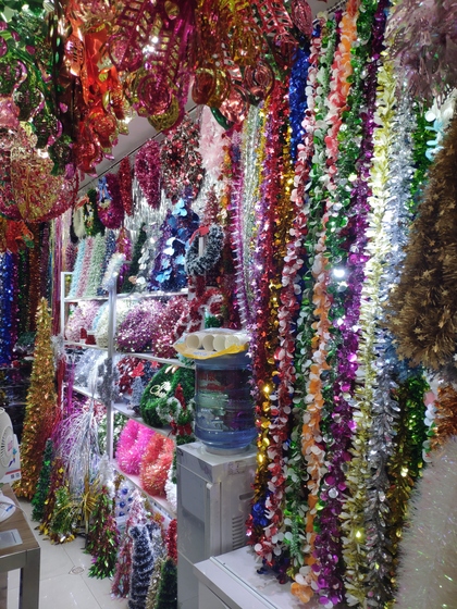 9132 BILIFU Festival Decor Showroom 003