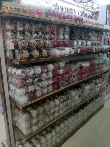 9136 SHZM Home Decor Giftware Factory Wholesale Supplier in Yiwu China. Showroom 023