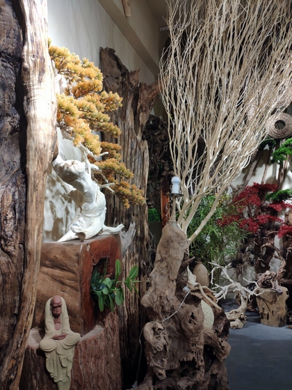 9141 SHAMU Pine Trees Carving Showroom 004