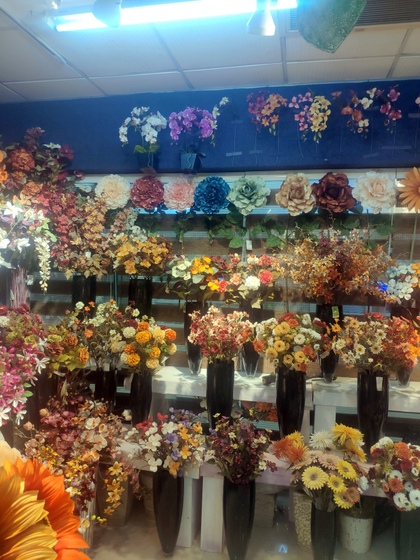 9152 XILUNAI Floral Factory Wholesale Supplier. Showroom 000