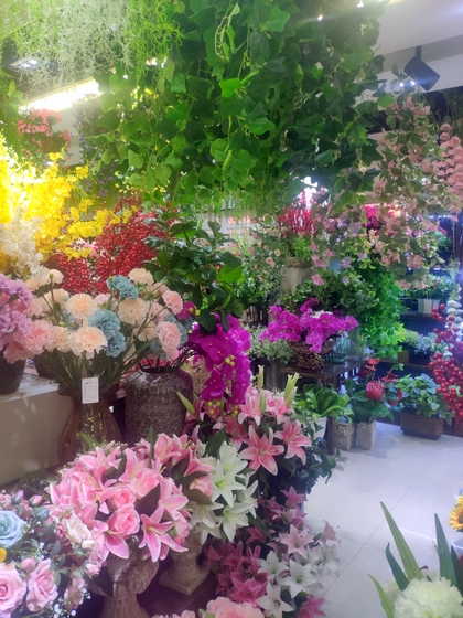 9167 TIANYUAN Artificial Floral Factory Wholesale Supplier Yiwu China. Showroom  003