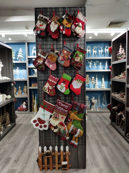 9172 BoYang Christmas Crafts Showroom 002