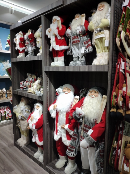 9172 BoYang Christmas Crafts Showroom 005