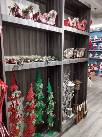 9172 BoYang Christmas Crafts Showroom 007