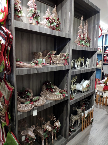 9172 BoYang Christmas Crafts Showroom 009