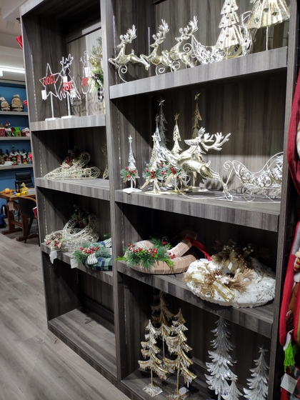 9172 BoYang Christmas Crafts Showroom 011