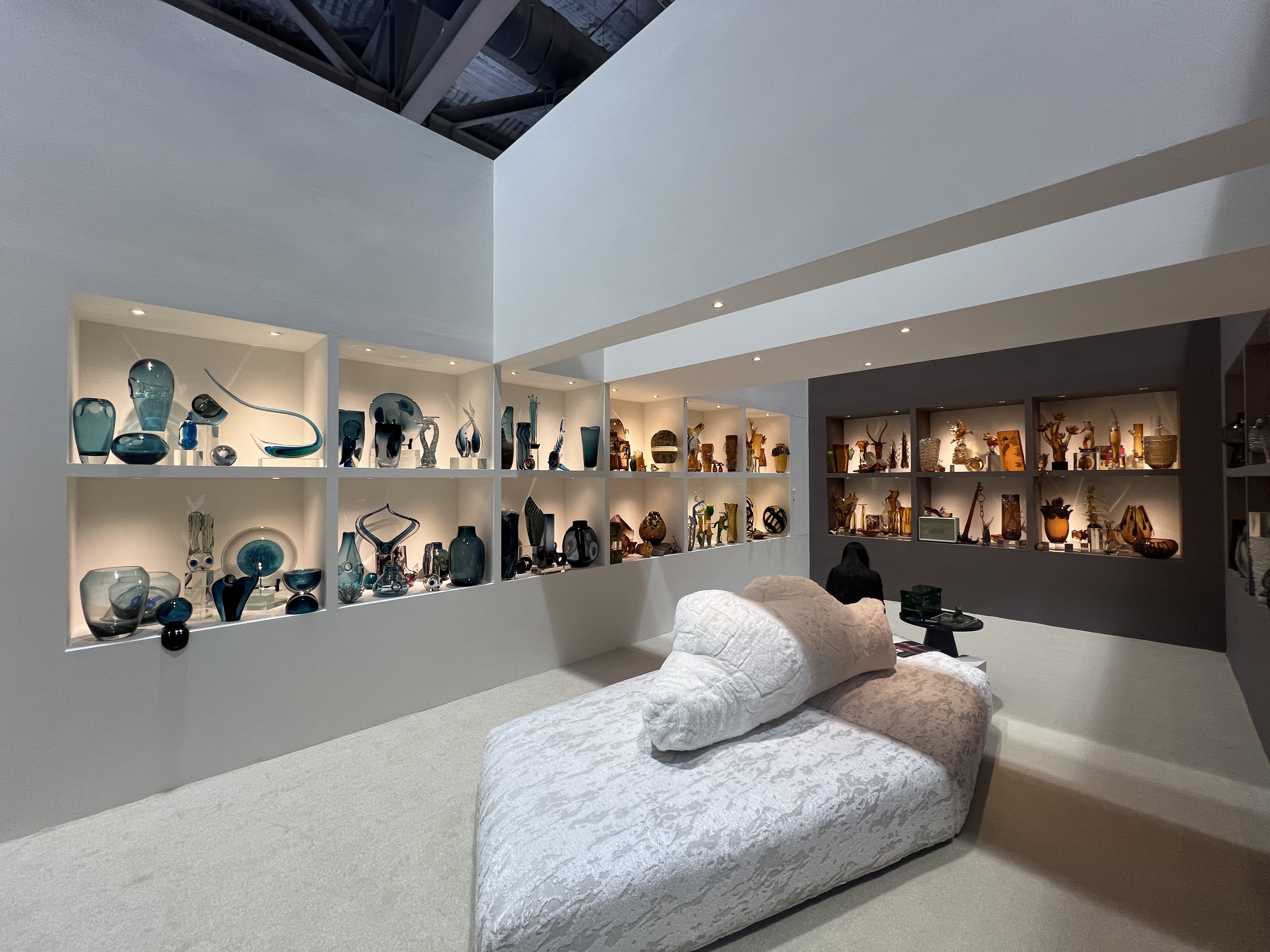 TIANHAOGELEI Glaze Glass Arts Canton Fair Showroom 2025, 02