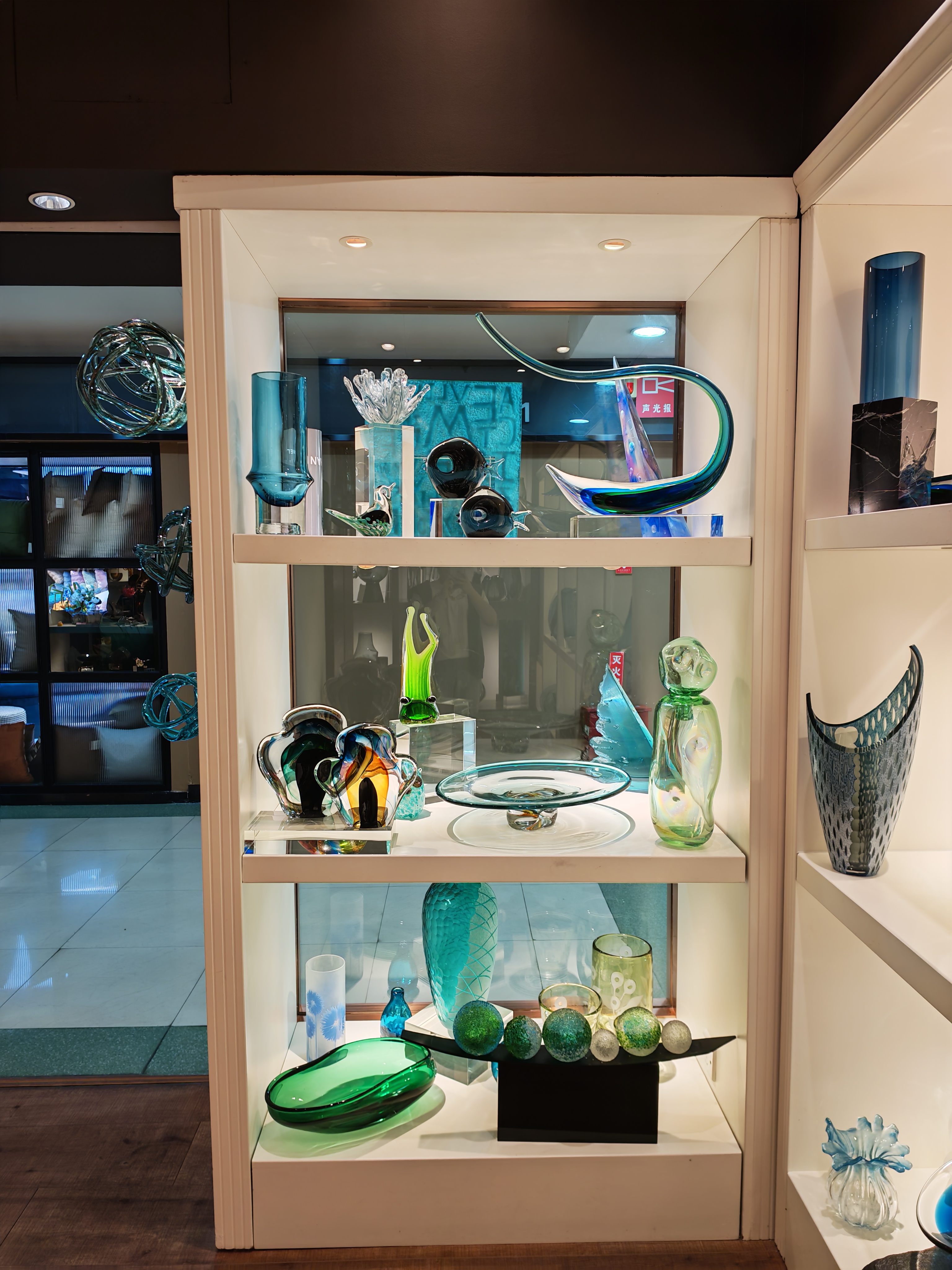 TIANHAOGELEI Glaze Glass Arts Crafts Wholesale Showroom 2025 (3)
