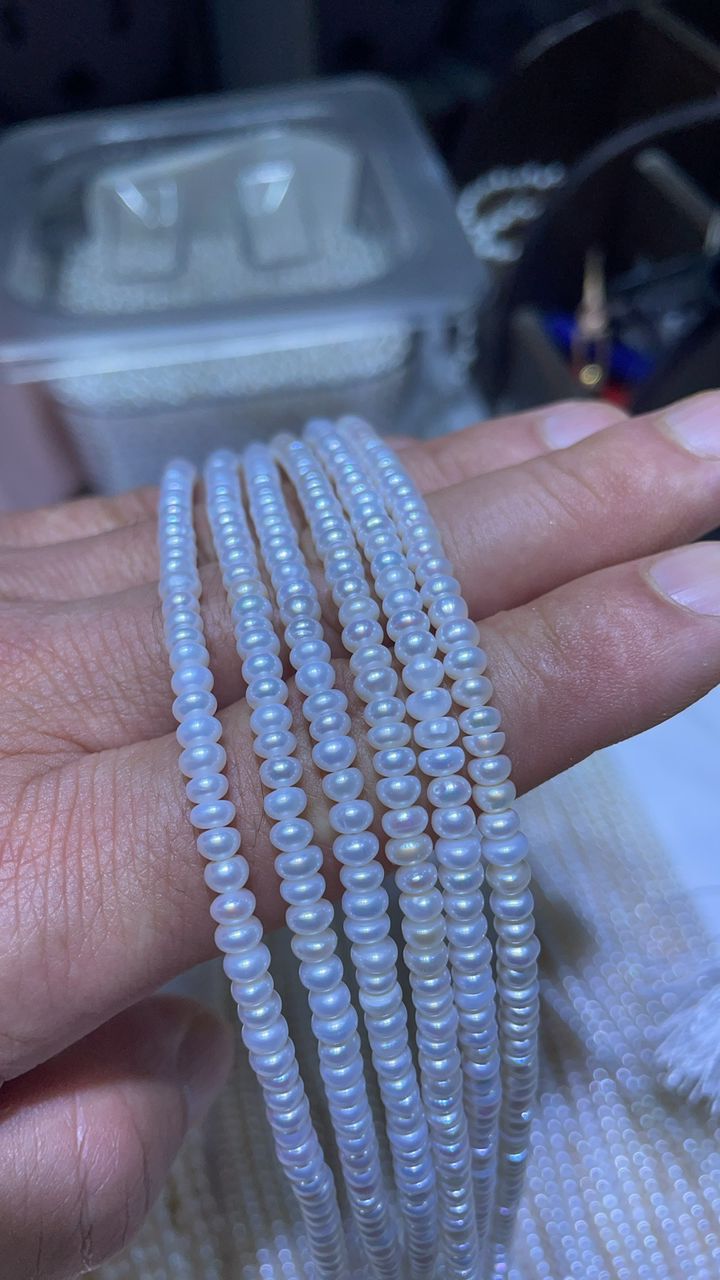 Button pearls strands wholesale in Zhuji, China.