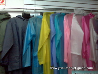 cheap adult raincoats wholesale in Yiwu market