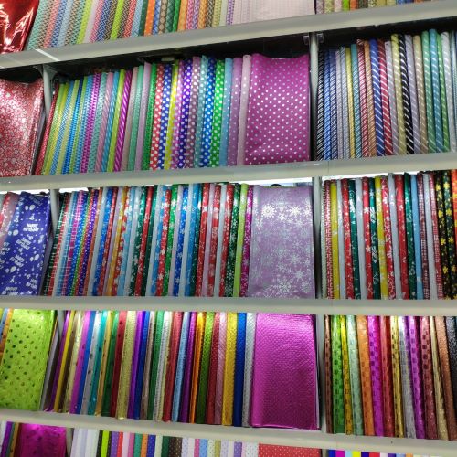 Dollar store gift wrap paper wholesale in Yiwu market