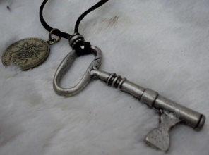 keys alloy necklace