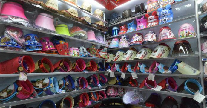 A sun visor hats showroom inside yiwu market