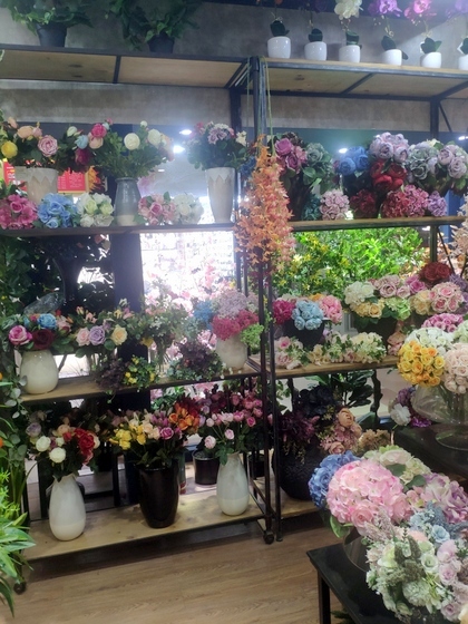 9111 TINGXUAN Flowers Factory Wholesale Supplier in Yiwu China. Showroom 008