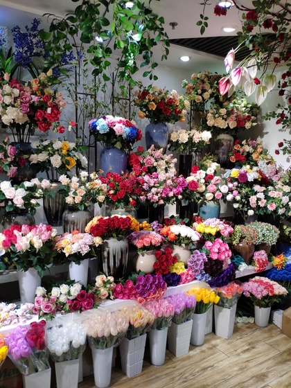 9117 JunTing Artificial Flowers Showroom 006