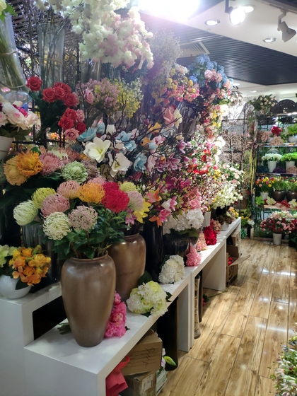 9117 JunTing Artificial Flowers Showroom 008