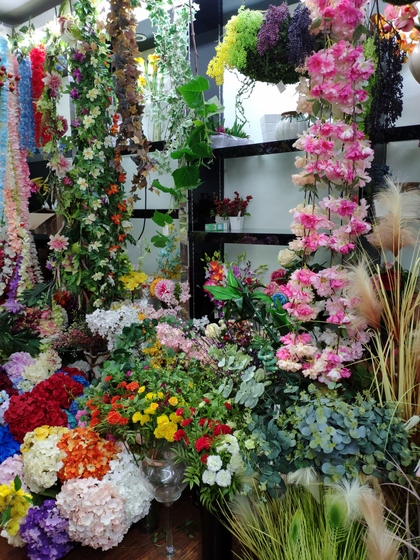 9119 HongShuLin Man Made Flowers Showroom 003