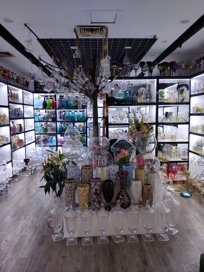 9133 JingBo Glasswar & Decorations Showroom 001