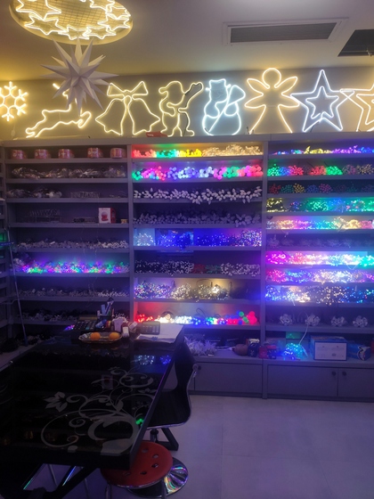 9137 WEIWEI Christmas Lights Factory Wholesale Supplier in Yiwu China. Showroom 008