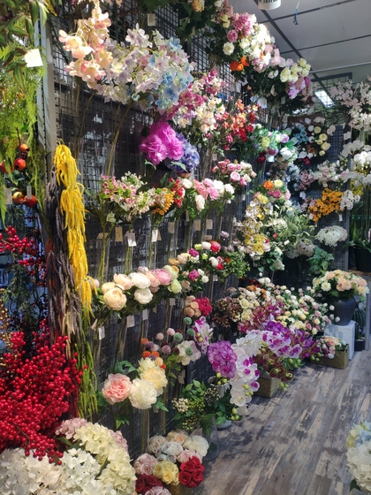 9142 JUMI Artificial Flowers Showroom 005