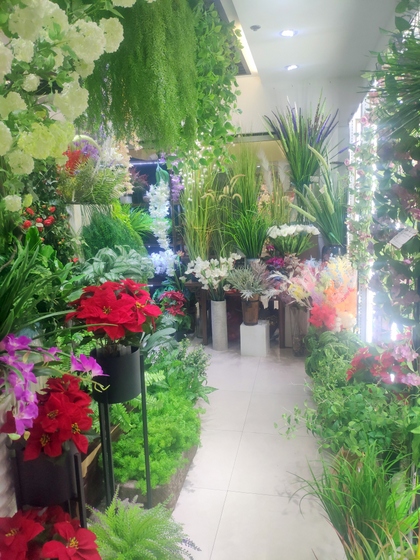 9167 TIANYUAN Artificial Floral Factory Wholesale Supplier Yiwu China. Showroom  007