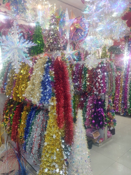 9180 YINGYUE Christmas Garlands Factory Wholesale Supplier in Yiwu China. Showroom 007