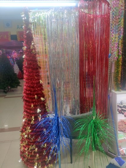 9180 YINGYUE Christmas Garlands Factory Wholesale Supplier in Yiwu China. Showroom 009
