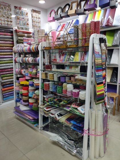 9193 Flower Package Supplies & Accessories Showroom 002