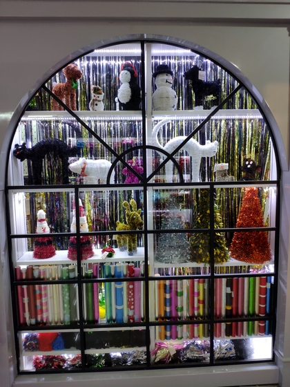 9195 HuanDi Festival Hanging Stripes Showroom 003