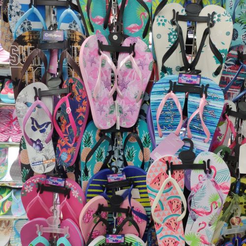 Dollar store slippers wholesale in Yiwu market