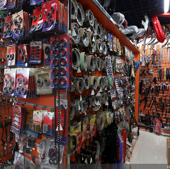 Motorcycle parts accessories market in yiwu China (4)
