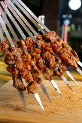 muslim-halal-food-restaurant-yiwu-china-yasin-kebab-bbq-food-drinks-005