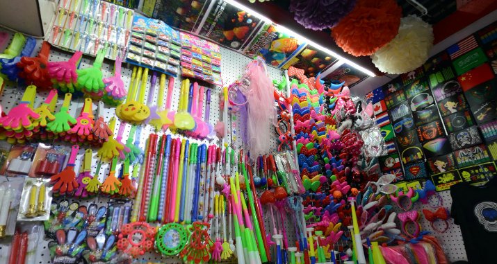 A party items wholesaler in Yiwu market.